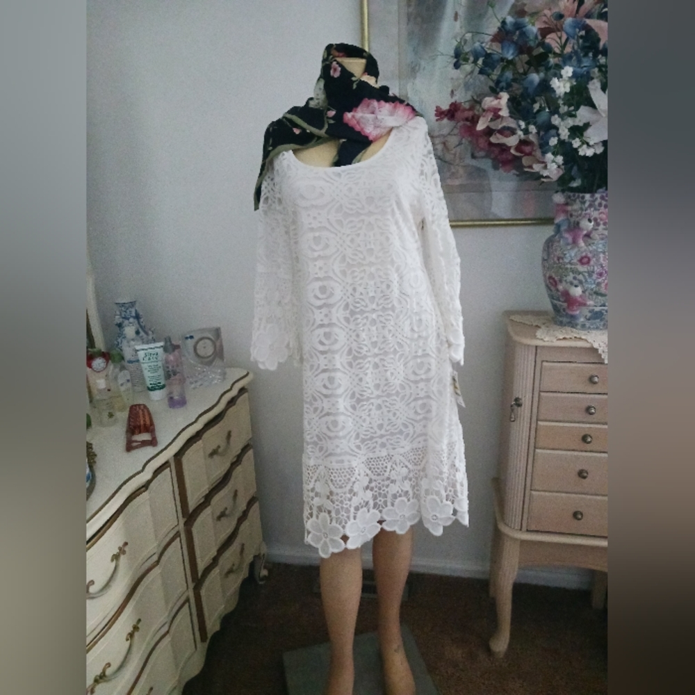 Alfani Bright White Lace Lined Dress, NWT.